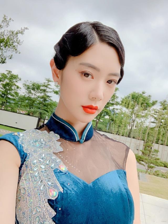 96间房主跳舞 午夜密会